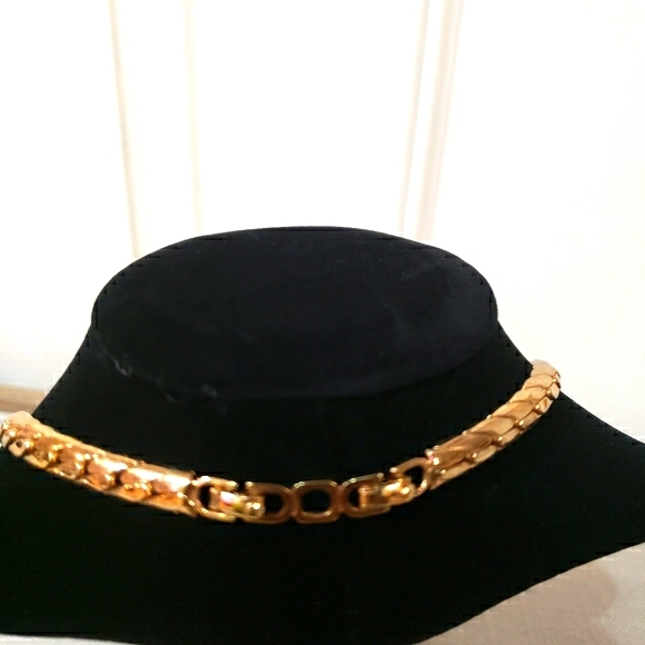 Christian Dior Necklace - Picture 5 of 9